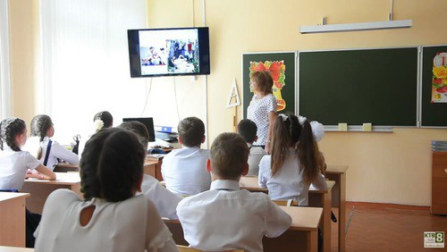 Урок в классе. Скриншот с видео https://www.youtube.com/watch?v=DCcAeir0ids Урок в классе. Скриншот с видео https://www.youtube.com/watch?v=DCcAeir0ids