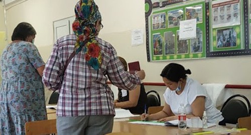 На избирательном участке в Калмыкии. Фото Бадмы Бюрчиева для "Кавказского узла" На избирательном участке в Калмыкии. Фото Бадмы Бюрчиева для "Кавказского узла"