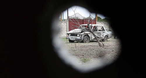 Разбитый от снарядов автомобиль в зоне конфликта
в Нагорном Карабахе. Фото: Vahram Baghdasaryan/Photolure via REUTERS Разбитый от снарядов автомобиль в зоне конфликта
в Нагорном Карабахе. Фото: Vahram Baghdasaryan/Photolure via REUTERS