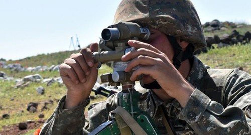 Солдат армянской армии. Фото пресс-службы МО Армении https://mil.am/hy/news/8385 Солдат армянской армии. Фото пресс-службы МО Армении https://mil.am/hy/news/8385