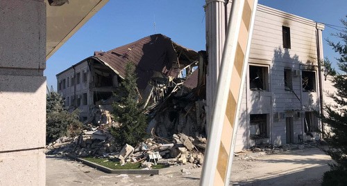 Столица Нагорного Карабаха, Степанакерт, после обстрелов с азербайджанской стороны с 27 сентября по 17 октября. Фото Алвард Григорян для "Кавказского узла" Столица Нагорного Карабаха, Степанакерт, после обстрелов с азербайджанской стороны с 27 сентября по 17 октября. Фото Алвард Григорян для "Кавказского узла"
