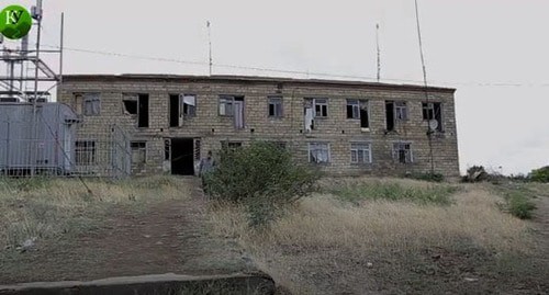 Заброшенный дом, в котором жили жители Куллара. Стоп-кадр видео "Кавказского узла" https://www.youtube.com/watch?v=n-JJNn-2XLI&feature=emb_logo Заброшенный дом, в котором жили жители Куллара. Стоп-кадр видео "Кавказского узла" https://www.youtube.com/watch?v=n-JJNn-2XLI&feature=emb_logo