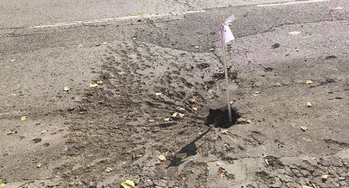 Следы от ракеты. Нагорный Карабах. 19 октября 2020 года. Фото Алвард Григорян для "Кавказского узла" Следы от ракеты. Нагорный Карабах. 19 октября 2020 года. Фото Алвард Григорян для "Кавказского узла"