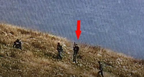 Кадр видео, снятого на юго-восточном направлении линии соприкосновения в Карабахе. В описании к кадрам отмечается, что боевики отличаются и экипировкой, и поведением от военнослужащих ВС Азербайджана. Кадр видео NKR DEFENSE ARMY https://www.youtube.com/watch?v=A7E1RSmHPmo&feature=emb_logo Кадр видео, снятого на юго-восточном направлении линии соприкосновения в Карабахе. В описании к кадрам отмечается, что боевики отличаются и экипировкой, и поведением от военнослужащих ВС Азербайджана. Кадр видео NKR DEFENSE ARMY https://www.youtube.com/watch?v=A7E1RSmHPmo&feature=emb_logo