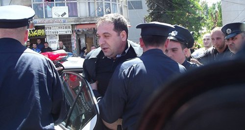 Задержание Бежана Гунавы 25 августа 2020 года. Фото пресс-службы партии "Свободная Грузия" Задержание Бежана Гунавы 25 августа 2020 года. Фото пресс-службы партии "Свободная Грузия"