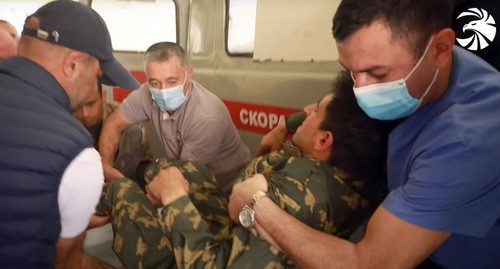 Раненый в зоне конфликта солдат армянской армии доставлен в госпиталь. Кадр видео ԶԻՆՈՒԺ MEDIA https://www.youtube.com/watch?v=KJMrtpfap0M&feature=emb_logo Раненый в зоне конфликта солдат армянской армии доставлен в госпиталь. Кадр видео ԶԻՆՈՒԺ MEDIA https://www.youtube.com/watch?v=KJMrtpfap0M&feature=emb_logo