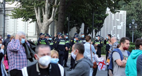 Массовая акция протеста с требованием проведения внеочередных выборов в Тбилиси. Фото Инны Кукуджановой для "Кавказского узла". Массовая акция протеста с требованием проведения внеочередных выборов в Тбилиси. Фото Инны Кукуджановой для "Кавказского узла".