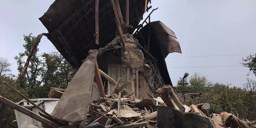 Уничтоженный взрывом дом. 6 ноября 2020 года. Фото Алвард Григорня для "Кавказского узла". Уничтоженный взрывом дом. 6 ноября 2020 года. Фото Алвард Григорня для "Кавказского узла".