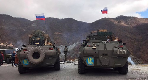 Бронетехника миротворцев. 13 ноября 2020 г. Фото Алвард Григорян для "Кавказского узла" Бронетехника миротворцев. 13 ноября 2020 г. Фото Алвард Григорян для "Кавказского узла"