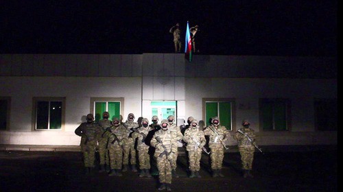 Азербайджанские военные в Лачинском районе Нагорного Карабаха 01.12.2020. Кадр видео Azərbaycan Respublikası Müdafiə Nazirliyi https://www.youtube.com/watch?v=0PbCAhxR5qQ&feature=emb_logo Азербайджанские военные в Лачинском районе Нагорного Карабаха 01.12.2020. Кадр видео Azərbaycan Respublikası Müdafiə Nazirliyi https://www.youtube.com/watch?v=0PbCAhxR5qQ&feature=emb_logo