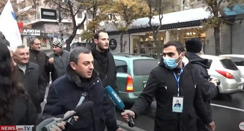 Противники Пашиняна начали акцию протеста в Ереване. 9 декабря 2020 г. Стоп-кадр видео https://www.youtube.com/watch?v=2_3q3TOzR3Q&feature=emb_title Противники Пашиняна начали акцию протеста в Ереване. 9 декабря 2020 г. Стоп-кадр видео https://www.youtube.com/watch?v=2_3q3TOzR3Q&feature=emb_title