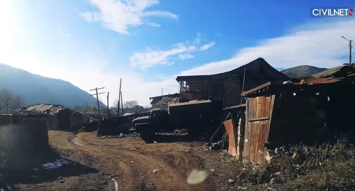 Село Хцаберд (азербайджанское название - Чайлаккала). Конец ноября 2020 года. Стоп-кадр видео https://www.facebook.com/CivilNet.TV/videos/1783518675130602 Село Хцаберд (азербайджанское название - Чайлаккала). Конец ноября 2020 года. Стоп-кадр видео https://www.facebook.com/CivilNet.TV/videos/1783518675130602