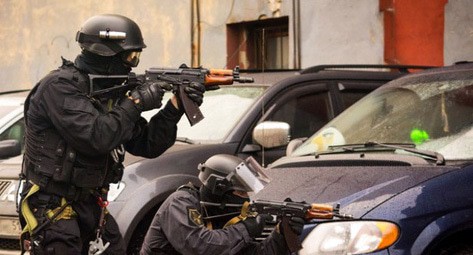Сотрудники силовых структур во время КТО. Фото: пресс-служба НАК http://nac.gov.ru/antiterroristicheskie-ucheniya/taktiko-specialnoe-uchenie-groza-2015-v.html Сотрудники силовых структур во время КТО. Фото: пресс-служба НАК http://nac.gov.ru/antiterroristicheskie-ucheniya/taktiko-specialnoe-uchenie-groza-2015-v.html