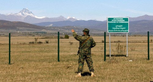 Граница Грузии с Южной Осетией. Фото: https://gdb.voanews.com https://ru.wikipedia.org/wiki/Южная_Осетия Граница Грузии с Южной Осетией. Фото: https://gdb.voanews.com https://ru.wikipedia.org/wiki/Южная_Осетия