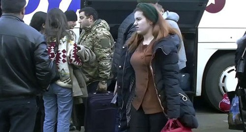 Автобус с беженцами. Фото: пресс-служба Минобороны России https://function.mil.ru/news_page/country/more.htm?id=12333228@egNews Автобус с беженцами. Фото: пресс-служба Минобороны России https://function.mil.ru/news_page/country/more.htm?id=12333228@egNews
