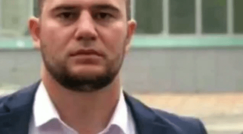 Убитый Вали Абдурагимов. Кадр видео, опубликованного в сообществе "Голос Дагестана" "ВКонтакте"
https://vk.com/video-74219800_456248429 Убитый Вали Абдурагимов. Кадр видео, опубликованного в сообществе "Голос Дагестана" "ВКонтакте"
https://vk.com/video-74219800_456248429