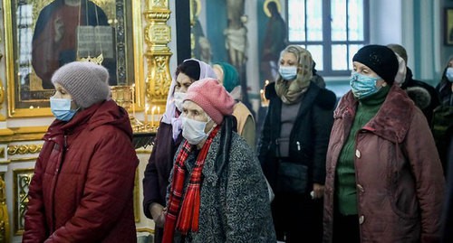 Верующие на литургии в Андреевском соборе Ставрополя. Фото: пресс-служба Ставропольской и Невинномысской епархии http://stavropol-eparhia.ru/ Верующие на литургии в Андреевском соборе Ставрополя. Фото: пресс-служба Ставропольской и Невинномысской епархии http://stavropol-eparhia.ru/