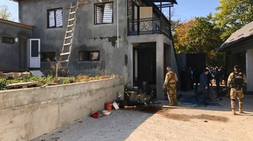 Спецоперация силовиков в Октябрьском районе Грозного 13 октября 2020 года. Фото пресс-службы НАК России.http://nac.gov.ru/kontrterroristicheskie-operacii/v-g-groznom-v-hode-kto-neytralizovano-chetvero.html Спецоперация силовиков в Октябрьском районе Грозного 13 октября 2020 года. Фото пресс-службы НАК России.http://nac.gov.ru/kontrterroristicheskie-operacii/v-g-groznom-v-hode-kto-neytralizovano-chetvero.html