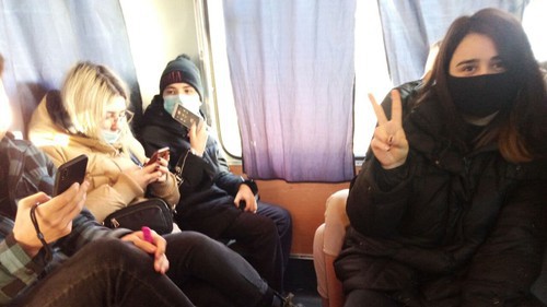 Задержанные на площади в Махачкале в автозаке. 23 января 2021 года. Фото Мурада Мурадова для "Кавказского узла" Задержанные на площади в Махачкале в автозаке. 23 января 2021 года. Фото Мурада Мурадова для "Кавказского узла"