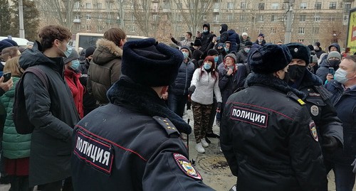 Протестующие и полиция в Волгограде 23.01.21. Фото Татьяны Филимоновой для Кавказского узла Протестующие и полиция в Волгограде 23.01.21. Фото Татьяны Филимоновой для Кавказского узла