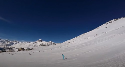 Домбай. Фото: скриншот видео "
Артём Воробьёв" https://www.youtube.com/watch?v=jycaJKNJWuU&feature=emb_logo Домбай. Фото: скриншот видео "
Артём Воробьёв" https://www.youtube.com/watch?v=jycaJKNJWuU&feature=emb_logo