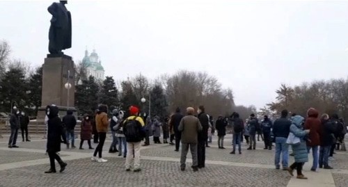 Место проведения акции сторонников Навального в Астрахани, 31 января 2021 года. Скриншот из видео телеканала "Астрахань-24". Место проведения акции сторонников Навального в Астрахани, 31 января 2021 года. Скриншот из видео телеканала "Астрахань-24".