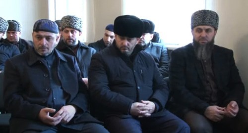 Совещание алимов Ингушетии. Фото: скриншот видео
"Имамы Алимы Ингушетии" https://www.youtube.com/watch?v=7ejMeJ6BZa4&feature=emb_logo Совещание алимов Ингушетии. Фото: скриншот видео
"Имамы Алимы Ингушетии" https://www.youtube.com/watch?v=7ejMeJ6BZa4&feature=emb_logo