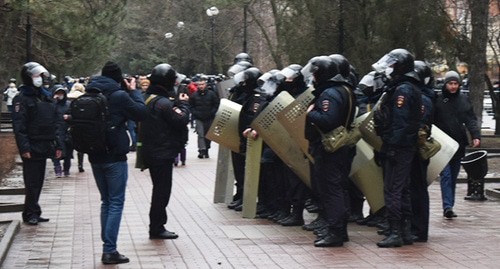 Сотрудники полиции. Ростов-на-Дону, 31 января 2021 года. Фото Вячеслава Волгина для "Кавказского узла" Сотрудники полиции. Ростов-на-Дону, 31 января 2021 года. Фото Вячеслава Волгина для "Кавказского узла"
