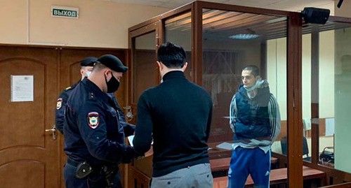 Сайд-Мухаммад Джумаев (справа) в зале суда. Фото: пресс-служба Пресненского суда Сайд-Мухаммад Джумаев (справа) в зале суда. Фото: пресс-служба Пресненского суда