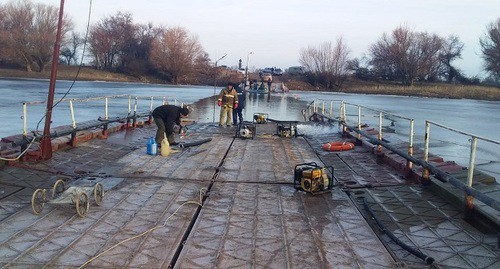 Подтопление понтонной переправы в Красноярском районе. Фото ГУ МЧС по Астраханской области https://30.mchs.gov.ru/deyatelnost/press-centr/operativnaya-informaciya/4403178 Подтопление понтонной переправы в Красноярском районе. Фото ГУ МЧС по Астраханской области https://30.mchs.gov.ru/deyatelnost/press-centr/operativnaya-informaciya/4403178