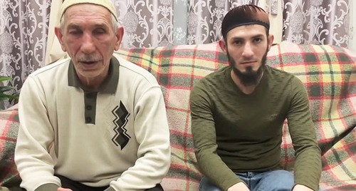 Родственники Аурбиева. Скриншот видео "
МИР НЕ БЕЗ НОВОСТЕЙ" ://www.youtube.com/watch?v=ihzBXXr3cF4 Родственники Аурбиева. Скриншот видео "
МИР НЕ БЕЗ НОВОСТЕЙ" ://www.youtube.com/watch?v=ihzBXXr3cF4
