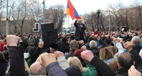 Митинг за отставку Пашиняна. Ереван, 10 марта 2021 г. Фото Тиграна Петросяна для "Кавказского узла" Митинг за отставку Пашиняна. Ереван, 10 марта 2021 г. Фото Тиграна Петросяна для "Кавказского узла"