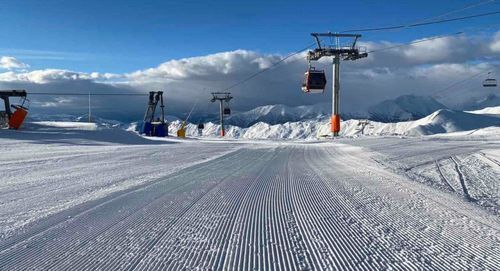 Канатная дорога. Фото администрации Гудаури Gudauri / FB https://www.facebook.com/Gudauri.ski/photos/3028989360464865 Канатная дорога. Фото администрации Гудаури Gudauri / FB https://www.facebook.com/Gudauri.ski/photos/3028989360464865