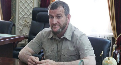 Аслан Ираханов. Фото: «Грозный-информ» https://www.grozny-inform.ru/news/politic/117832/ Аслан Ираханов. Фото: «Грозный-информ» https://www.grozny-inform.ru/news/politic/117832/