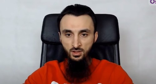 Тумсо Абдурахманов. Фото: скриншот видео "
OstWest" https://www.youtube.com/watch?v=qm7uzazCWjc Тумсо Абдурахманов. Фото: скриншот видео "
OstWest" https://www.youtube.com/watch?v=qm7uzazCWjc
