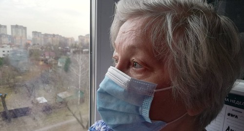 Пожилая женщина во время карантина. Фото Нины Тумановой для "Кавказского узла"
Пожилая женщина во время карантина. Фото Нины Тумановой для "Кавказского узла"