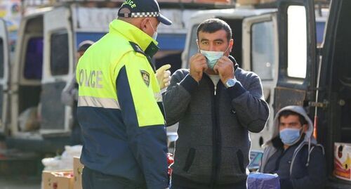 Проверка документов у водителя. Фото: https://www.facebook.com/policeofgeorgia/photos/1702608756560828 Проверка документов у водителя. Фото: https://www.facebook.com/policeofgeorgia/photos/1702608756560828