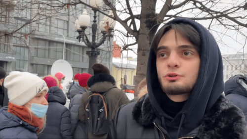 Сайд-Мухаммад Джумаев на акции в поддержку Навального 23 января 2021 года. Кадр видео Anews https://www.youtube.com/watch?v=Xtasot6gdA4 Сайд-Мухаммад Джумаев на акции в поддержку Навального 23 января 2021 года. Кадр видео Anews https://www.youtube.com/watch?v=Xtasot6gdA4