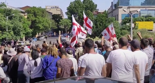 Участники акции протеста в Тбилиси против строительства Намахванской ГЭС 24 мая 2021 года. Кадр видео
Sputnik Georgia - все о Грузии https://www.youtube.com/watch?v=3MPPe6Fn2V0 Участники акции протеста в Тбилиси против строительства Намахванской ГЭС 24 мая 2021 года. Кадр видео
Sputnik Georgia - все о Грузии https://www.youtube.com/watch?v=3MPPe6Fn2V0