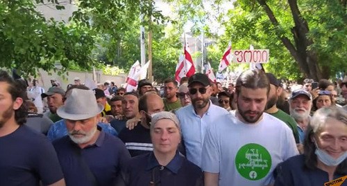 Участники акции противников строительства Намахванской ГЭС в Тбилиси. 24 мая 2021 г. Кадр видео "Sputnik Georgia - все о Грузии"
https://www.youtube.com/watch?v=3MPPe6Fn2V0&t=1s Участники акции противников строительства Намахванской ГЭС в Тбилиси. 24 мая 2021 г. Кадр видео "Sputnik Georgia - все о Грузии"
https://www.youtube.com/watch?v=3MPPe6Fn2V0&t=1s