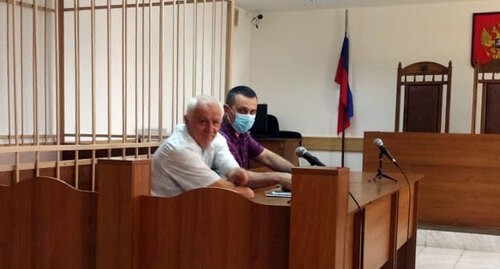 Аслан Иритов и его адвокат Султан Тельхигов 25.06.2021. Фото Людмилы Маратовой для "Кавказского узла". Аслан Иритов и его адвокат Султан Тельхигов 25.06.2021. Фото Людмилы Маратовой для "Кавказского узла".