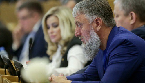 Адам Делимханов во время заседания Госдумы. Фото с сайта Госдумы http://duma.gov.ru/multimedia/photo/42937/ Адам Делимханов во время заседания Госдумы. Фото с сайта Госдумы http://duma.gov.ru/multimedia/photo/42937/