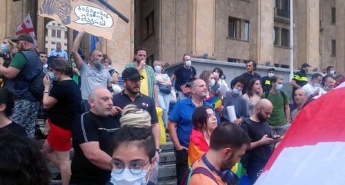 Акция в поддержку журналистов в центре Тбилиси 6 июля 2021 года. Фото Беслана Кмузова для "Кавказского узла" Акция в поддержку журналистов в центре Тбилиси 6 июля 2021 года. Фото Беслана Кмузова для "Кавказского узла"