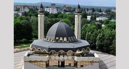 Мечеть. Фото: ДУМ Кабардино-Балкарии http://www.kbrdum.ru/novosti/4353-obrashchenie-dum-kbr-k-zhitelyam-respubliki Мечеть. Фото: ДУМ Кабардино-Балкарии http://www.kbrdum.ru/novosti/4353-obrashchenie-dum-kbr-k-zhitelyam-respubliki