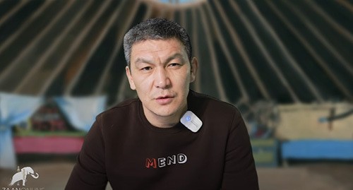 Санал Убушиев. Фото: скриншот видео пользователя ZaaN Online https://www.youtube.com/watch?v=3daU245d-TI Санал Убушиев. Фото: скриншот видео пользователя ZaaN Online https://www.youtube.com/watch?v=3daU245d-TI