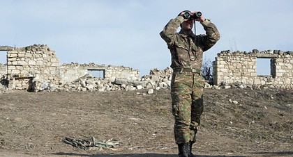 Солдат армянской армии. Фото: Artem Mikryukov / Reuters Солдат армянской армии. Фото: Artem Mikryukov / Reuters