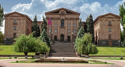 Здание Национального собрания Республики Армения. Фото: http://www.parliament.am Здание Национального собрания Республики Армения. Фото: http://www.parliament.am