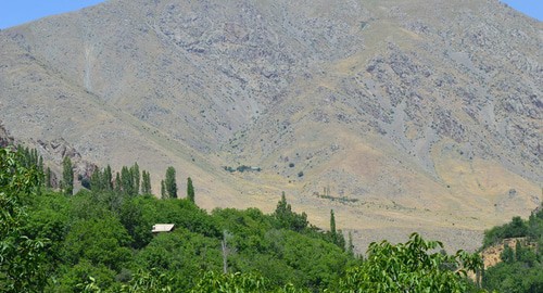 Горы в Нахичевани. Фото Эльнур Kelbizadeh https://commons.wikimedia.org/wiki/Category:Naxçıvan#/media/File:Ordubad_rayonu_Nüsnüs_kəndi_Dərə_piri.jpg Горы в Нахичевани. Фото Эльнур Kelbizadeh https://commons.wikimedia.org/wiki/Category:Naxçıvan#/media/File:Ordubad_rayonu_Nüsnüs_kəndi_Dərə_piri.jpg