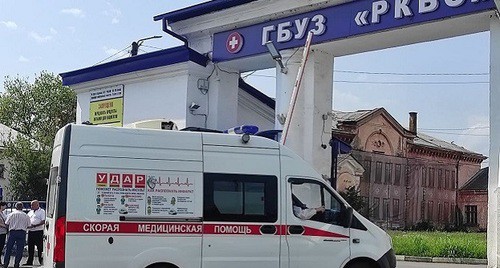 Въезд в клиническую больницу скорой помощи во Владикавказе. Фото Эммы Марзоевой для "Кавказского узла" Въезд в клиническую больницу скорой помощи во Владикавказе. Фото Эммы Марзоевой для "Кавказского узла"