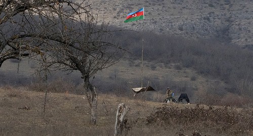Азербайджанский военнослужащий на боевых позициях в Нагорном Карабахе. Январь 2021 г. Фото: REUTERS/Артем Микрюков Азербайджанский военнослужащий на боевых позициях в Нагорном Карабахе. Январь 2021 г. Фото: REUTERS/Артем Микрюков